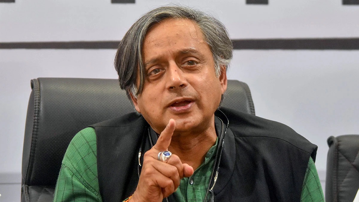 थरूर 'डेलिगेशन लीड': क्या थरूर को लीड बनाकर सरकार ने खेला दांव? कांग्रेस क्यों है खफा?